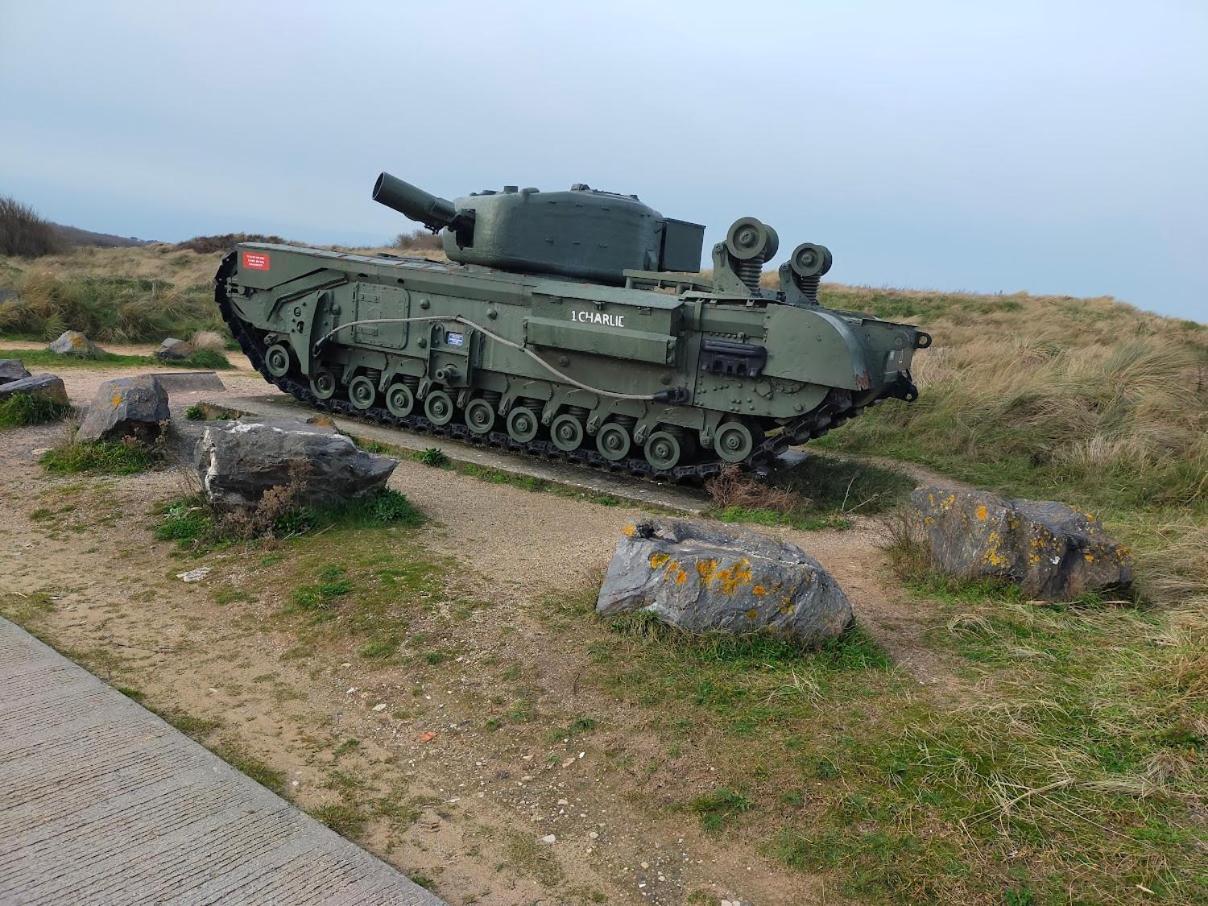 Le 501 F2 De Plain-Pied Avec Terrasse Lägenhet Courseulles-sur-Mer Exteriör bild