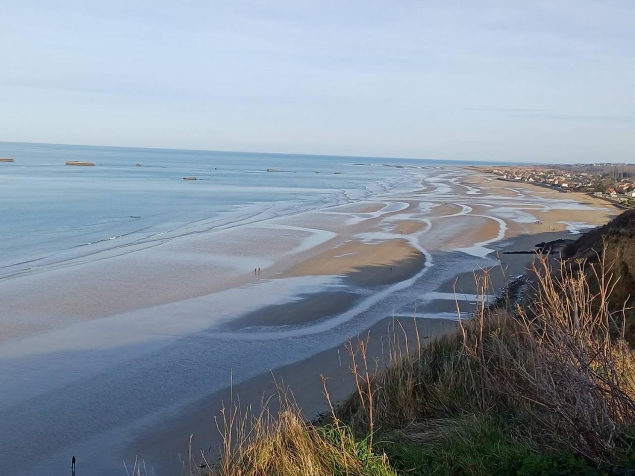 Le 501 F2 De Plain-Pied Avec Terrasse Lägenhet Courseulles-sur-Mer Exteriör bild