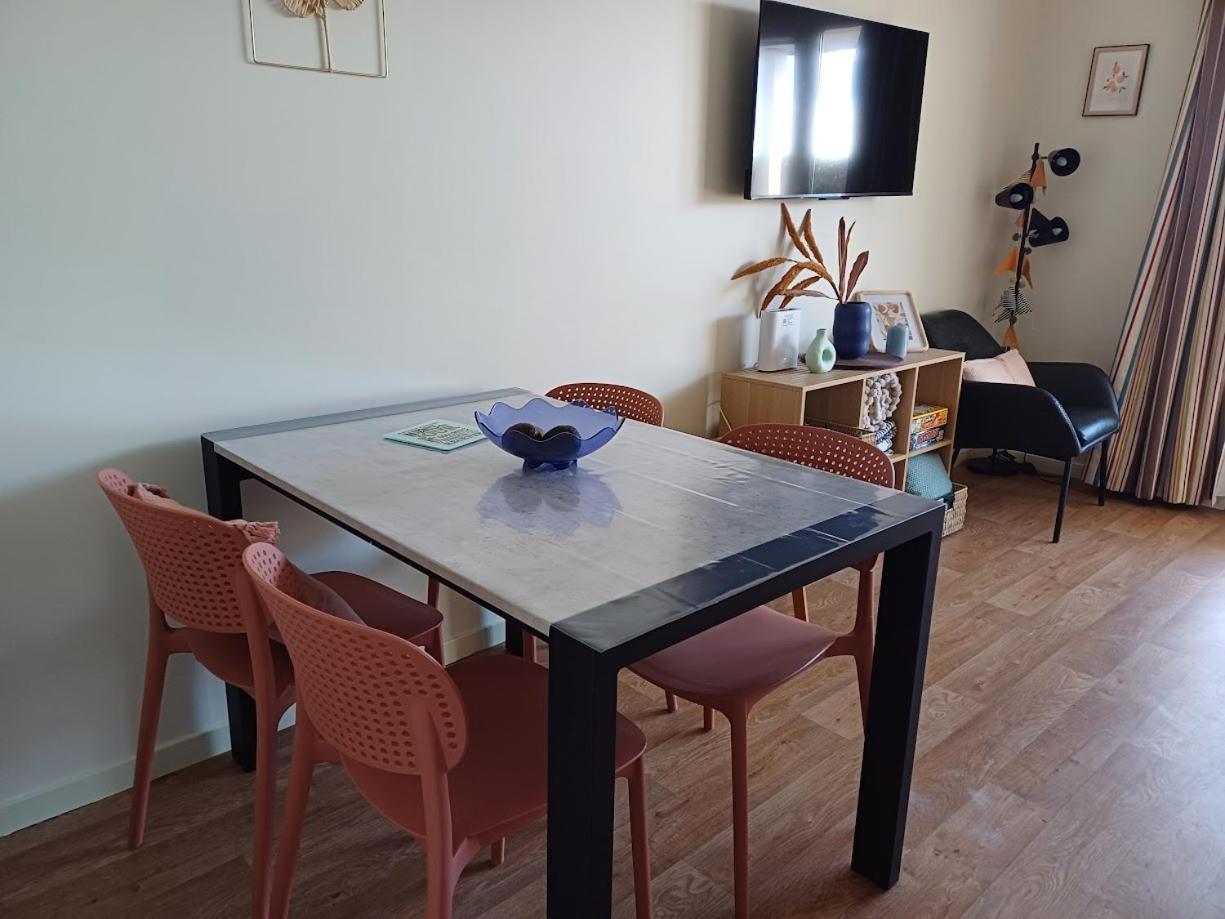 Le 501 F2 De Plain-Pied Avec Terrasse Lägenhet Courseulles-sur-Mer Exteriör bild