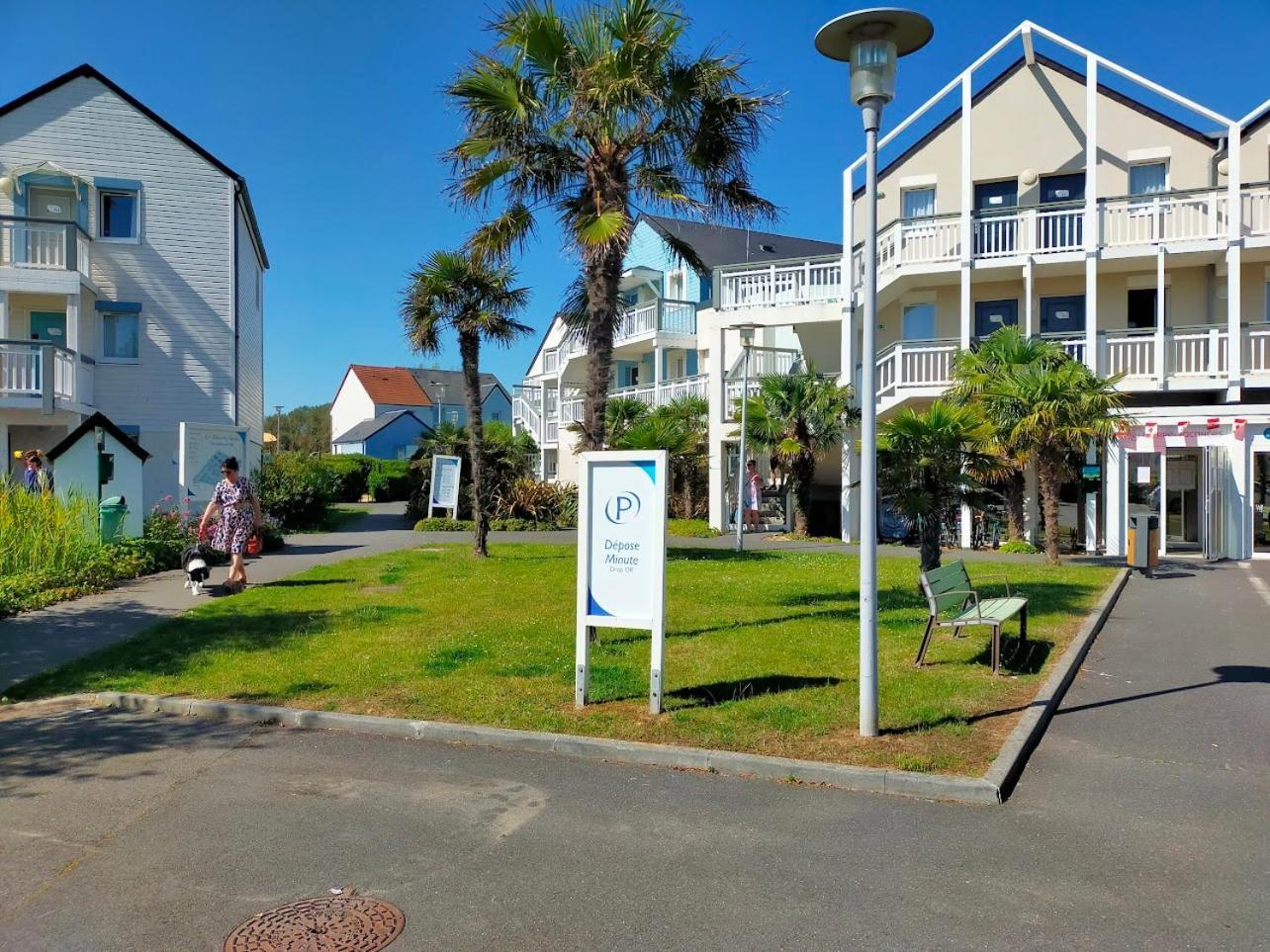 Le 501 F2 De Plain-Pied Avec Terrasse Lägenhet Courseulles-sur-Mer Exteriör bild